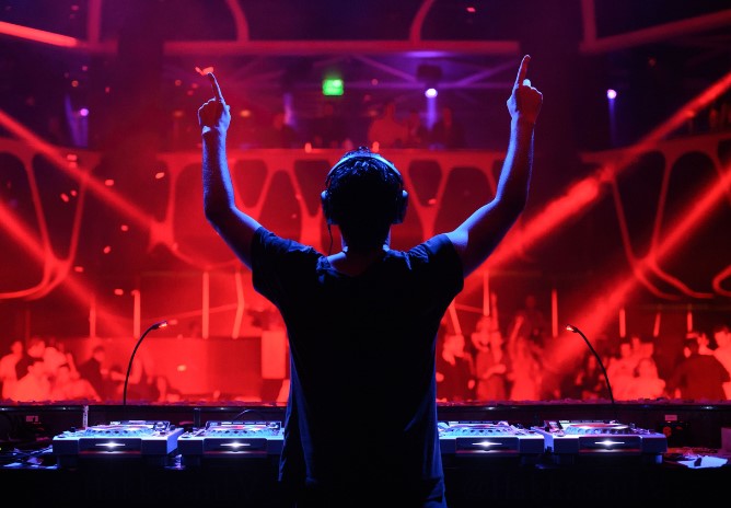 Curso de DJ em Portugal: Onde Fazer Formação para se Tornar um Profissional